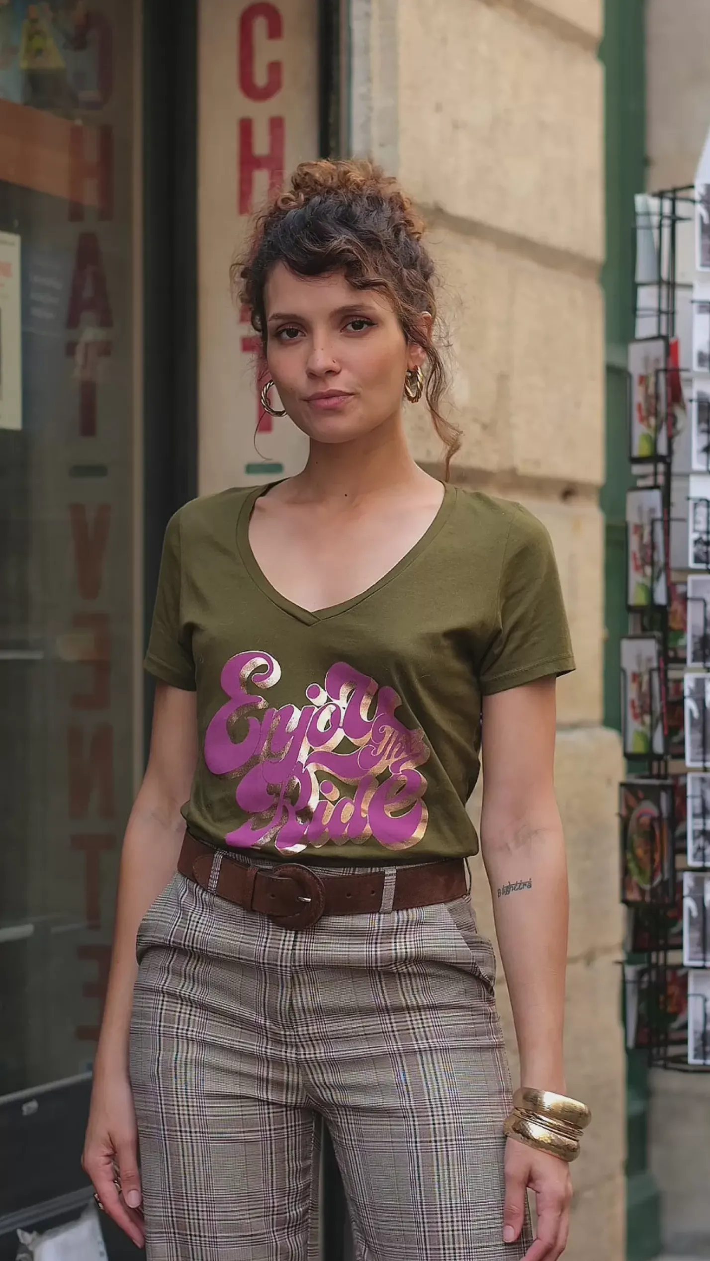 LA PETITE ÉTOILE Tops|T-Shirt Enjoy Kaki