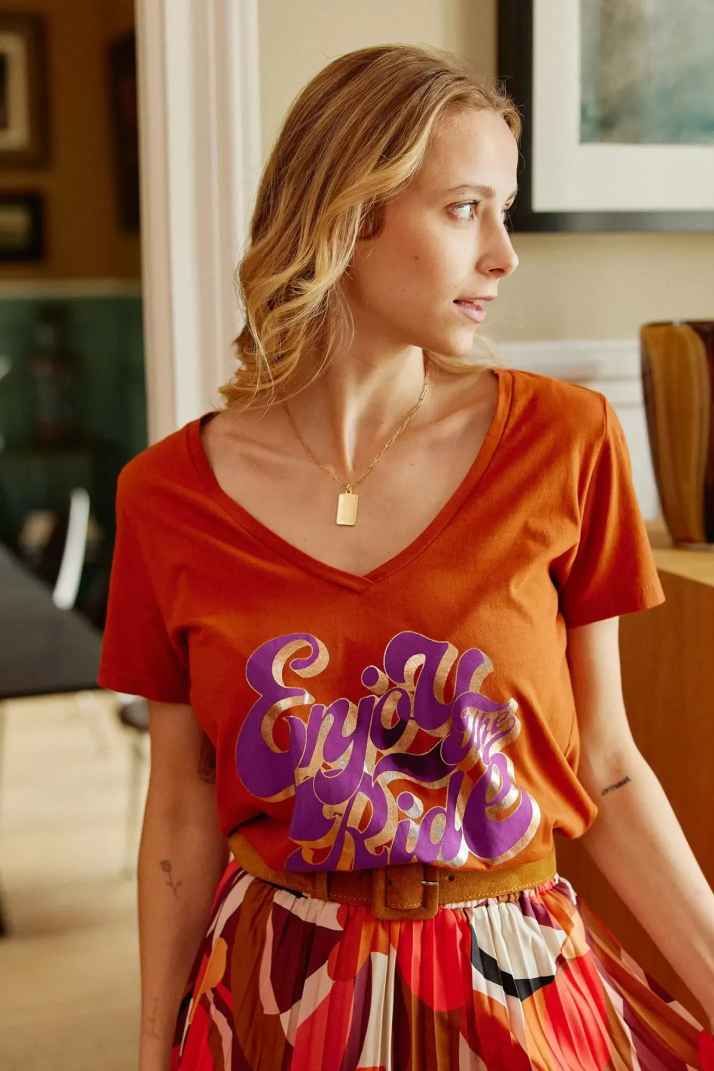 LA PETITE ÉTOILE Tops|T-Shirt Enjoy Caramel