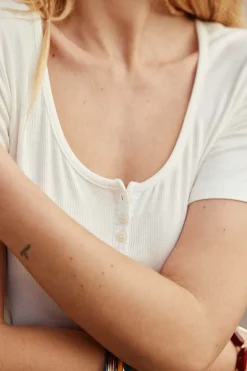 LA PETITE ÉTOILE Tops|T-Shirt Lamiaa Ecru